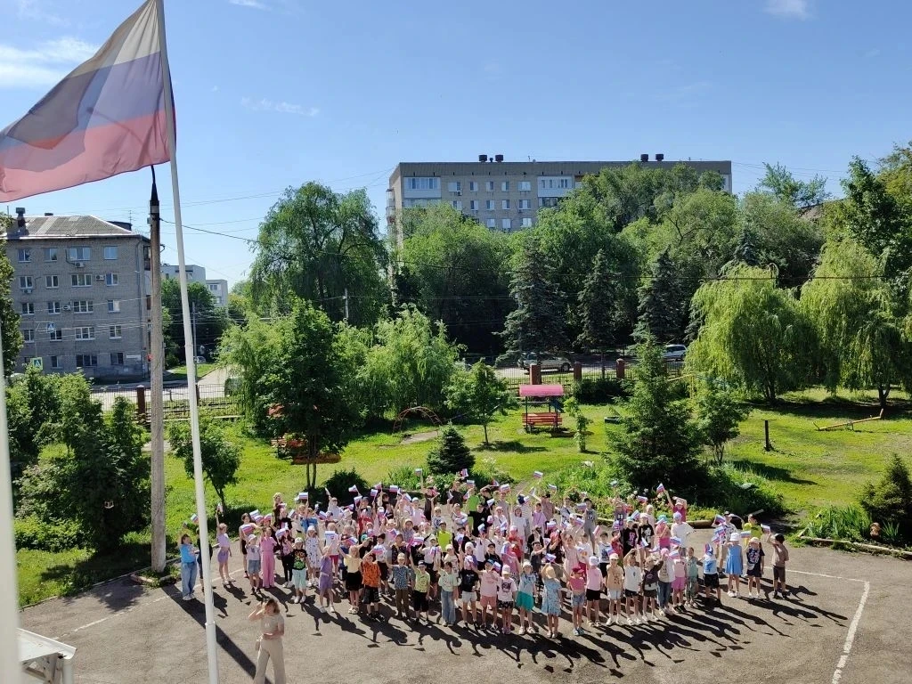 🇷🇺Вот такой яркий флешмоб ко Дню России подготовили наши Орлята под руководством Бого...
