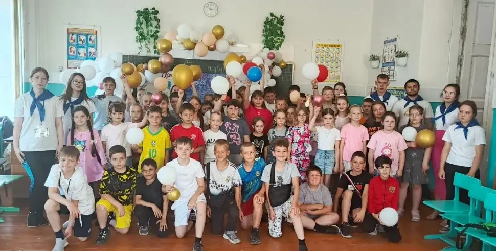 Праздничная  программа к открытию лагерной смены.