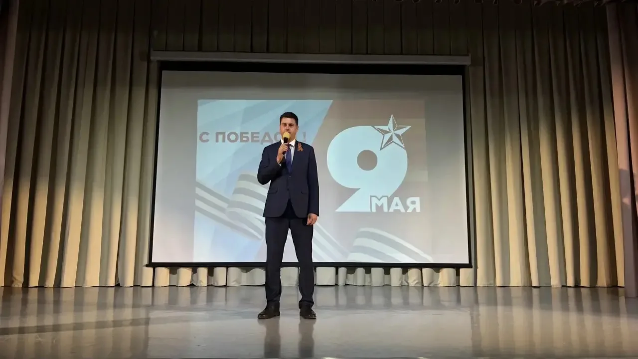 🎗️Праздник со слезами на глазах: в нашей школе прошёл торжественный концерт к 9 Мая  В преддверии Дн