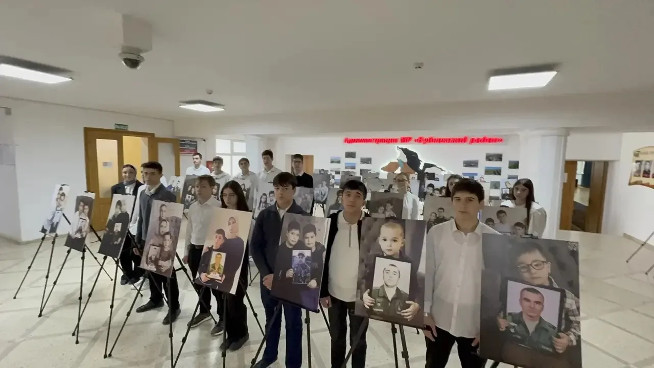 Сегодня в нашем городе прошло особенное событие — фотовыставка «Дети героев» 🇷🇺  Это не просто экспо