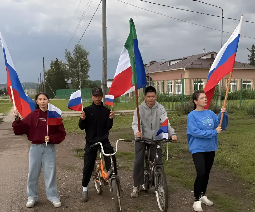 В аале Трошкин прошёл День российского флага!
