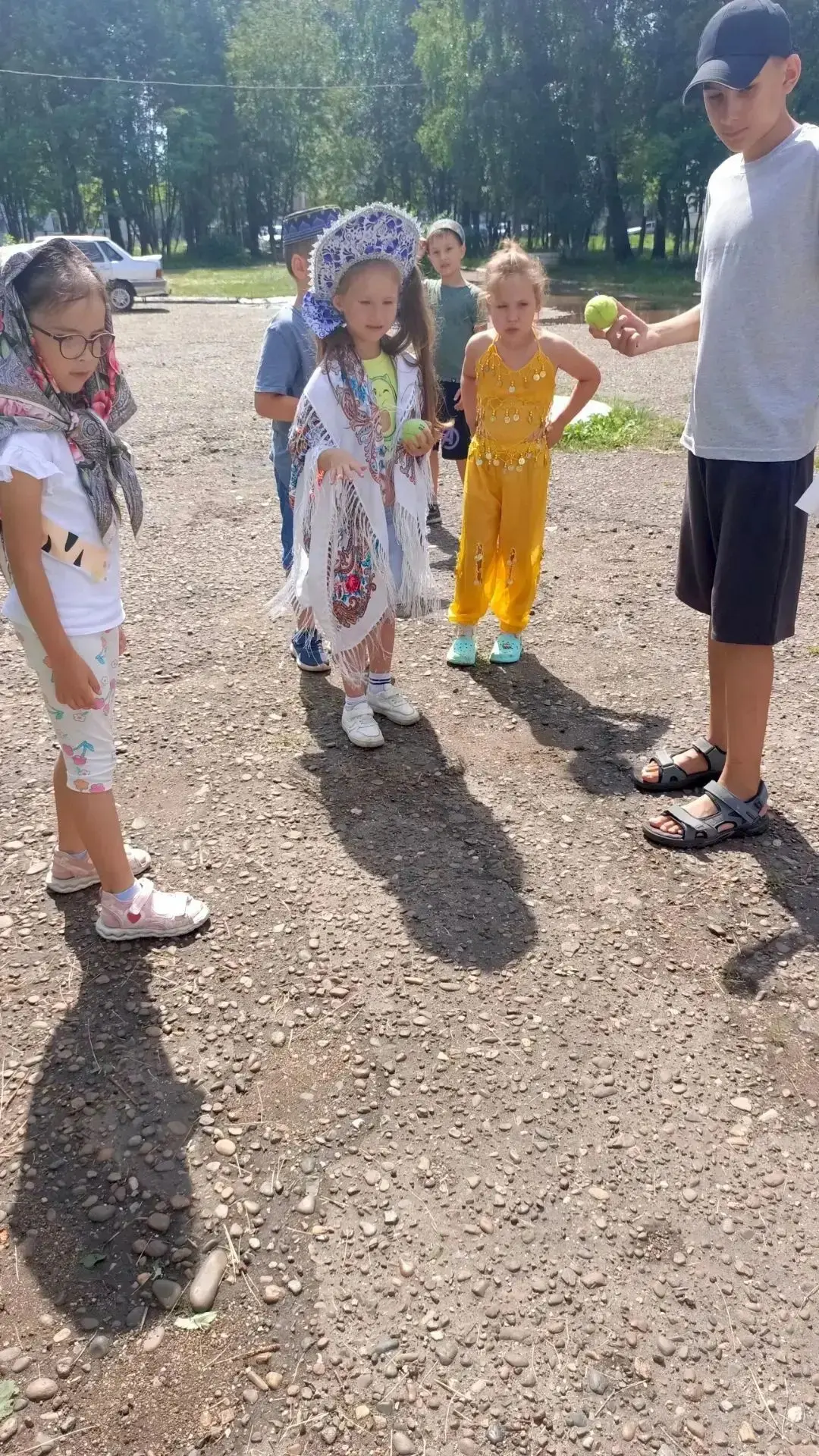 😄 День в лагере пролетел быстрее, чем закончился компот!
Начали с зарядки — проснулись даже те, кто