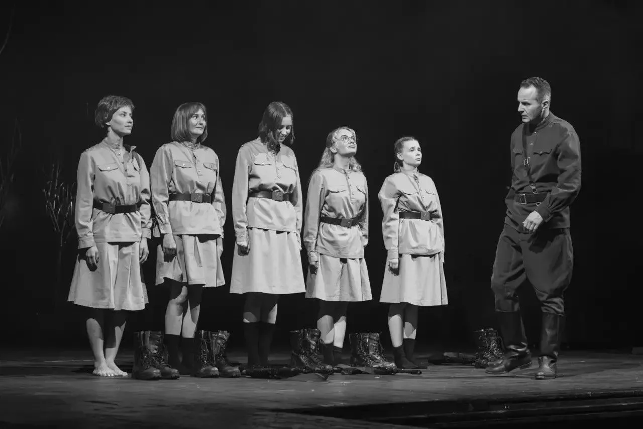 🆕 В Новом экспериментальном театре состоялась премьера спектакля «А зори здесь тихие…»...