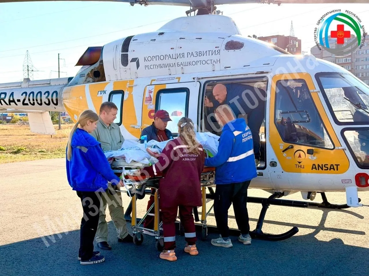 🚑 Пострадавшую при пожаре в Сибае 17-летнюю девушку санавиацией привезли в Уфу