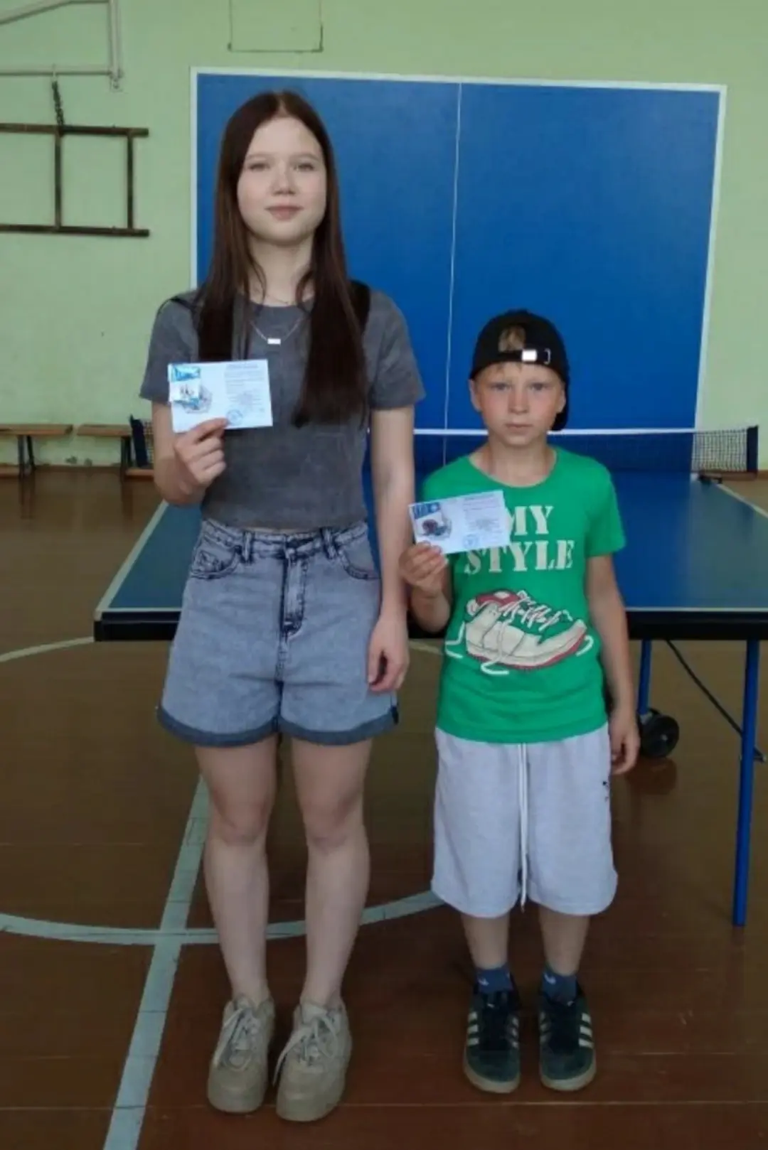 Вручение знаков #ГТО43

Ребятам из села Новотроицкое  вручили серебряные знаки отличия #ВФСК_ГТО и у