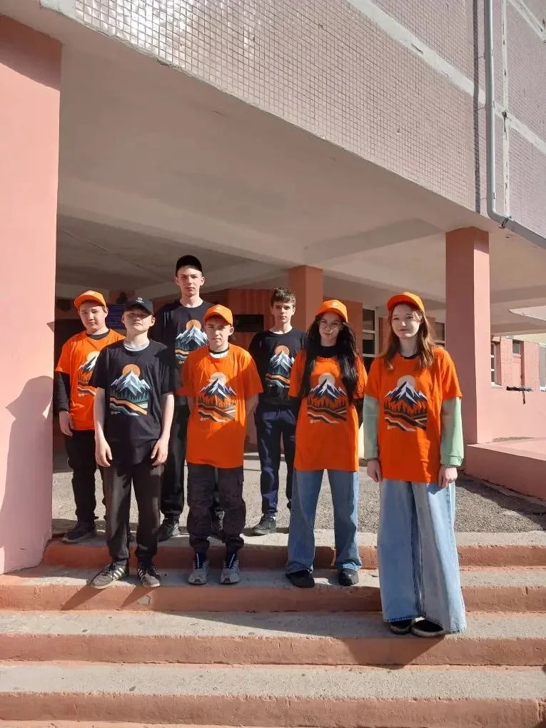 Наш посёлок становится чище и красивее!

В нашей школе в начале лета официально стартовал трудовой о