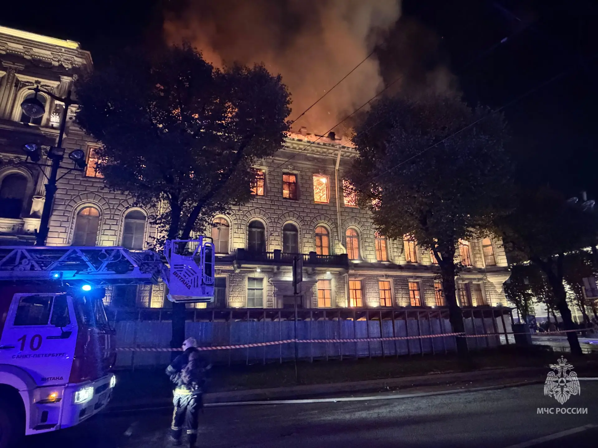 Уточнение по пожару в Адмиралтейском районе