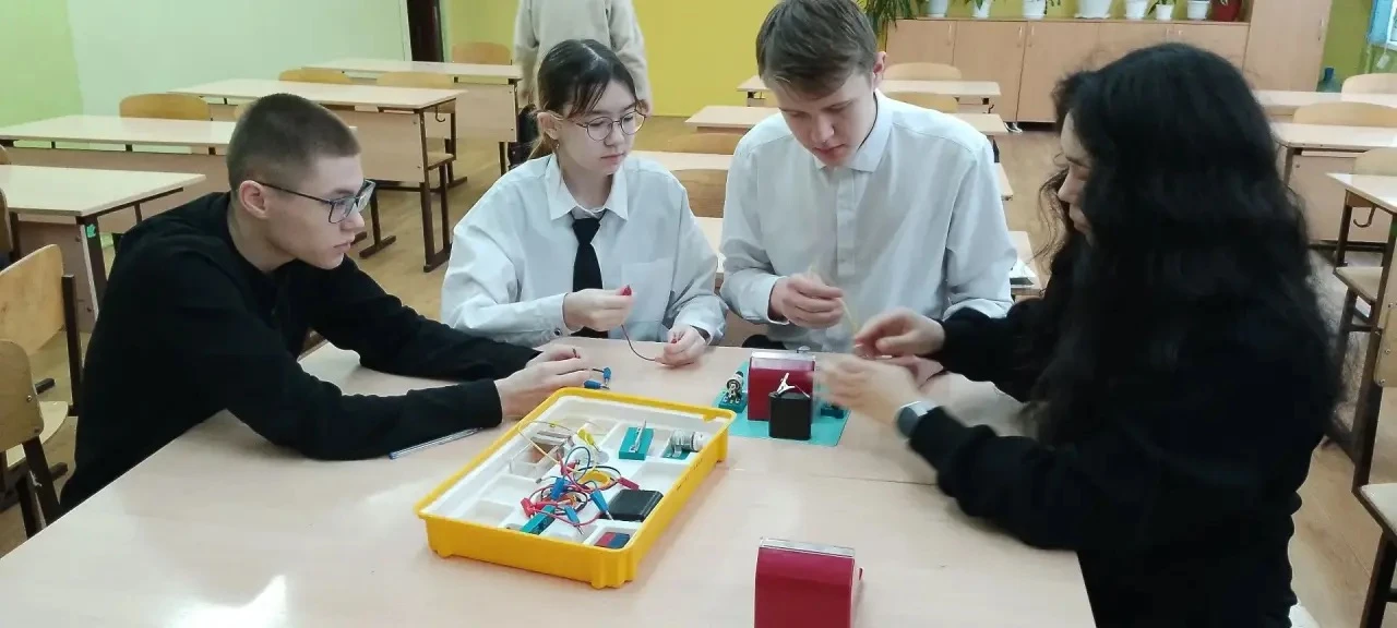 В рамках месячника естественных наук учащиеся 9-х классов приняли участие в увлекательной интеллекту