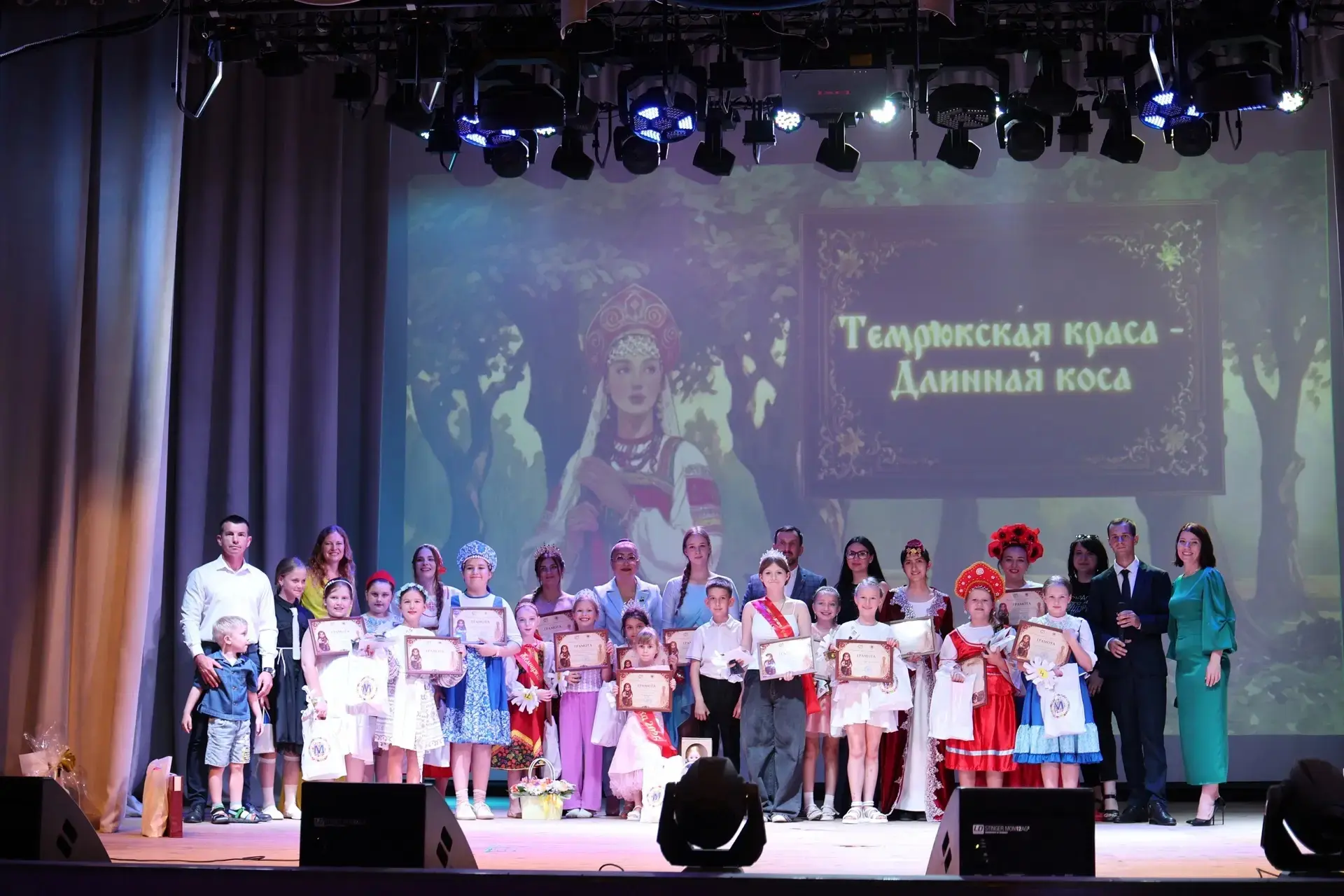👸🪮 🏆Очаровали всех! Таманские красавицы стали победительницами в конкурсе «Темрюкская краса – дли
