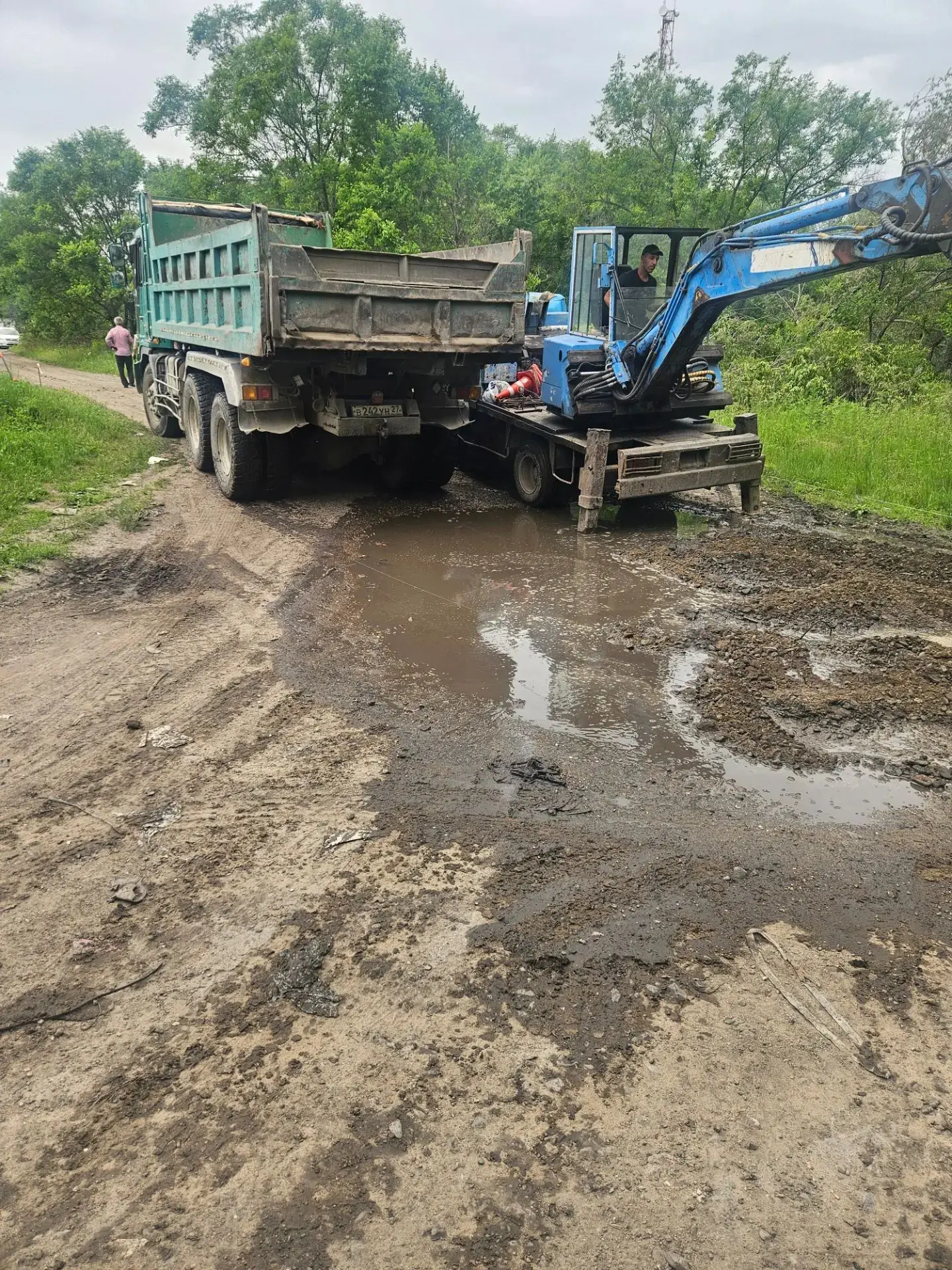 🚧 Дороги в Смидовичском районе становятся лучше!

В настоящее время управлением градостроительства 