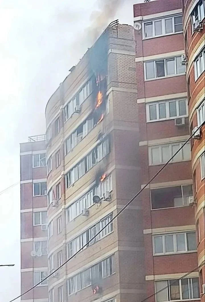 ⚠️🔥 В Подмосковье БПЛА попали в жилые дома