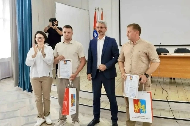 👏В регионе наградили двух человек, спасших жизни коллег при атаке БПЛА на Котовск

Павел Жмылёв и А