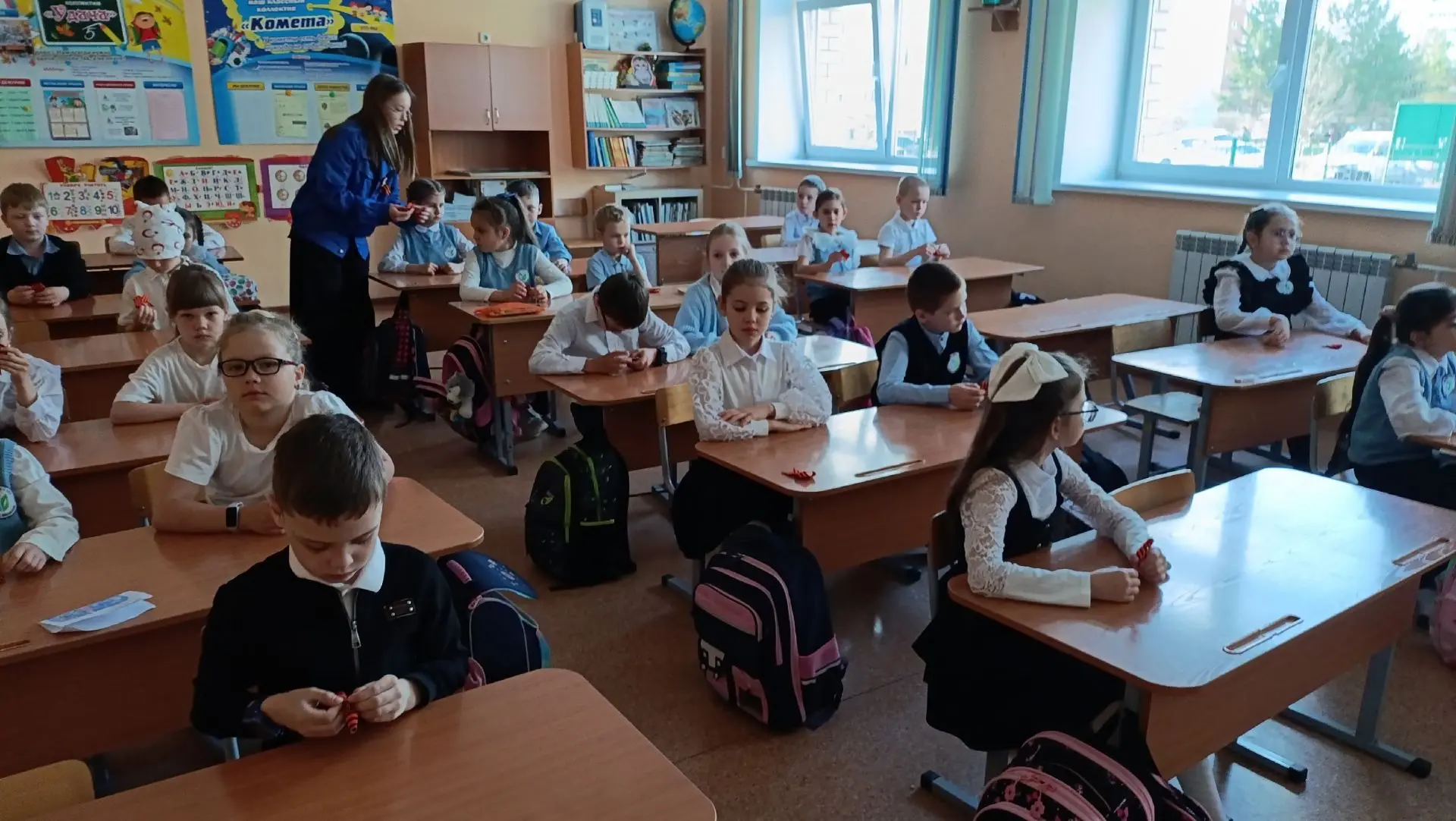 #помним   🎗️ В одном строю с Победой   В нашей школе проходит акция «Георгиевская лента».   Для нас 
