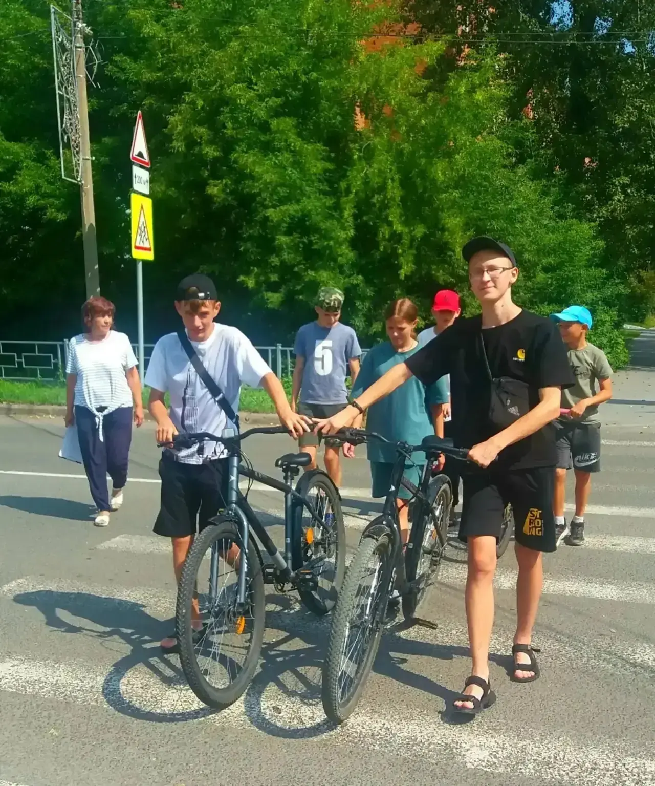 🌈Воспитанники ГКУ «Детский дом «Радуга» вспомнили правила дорожного движения и примени...