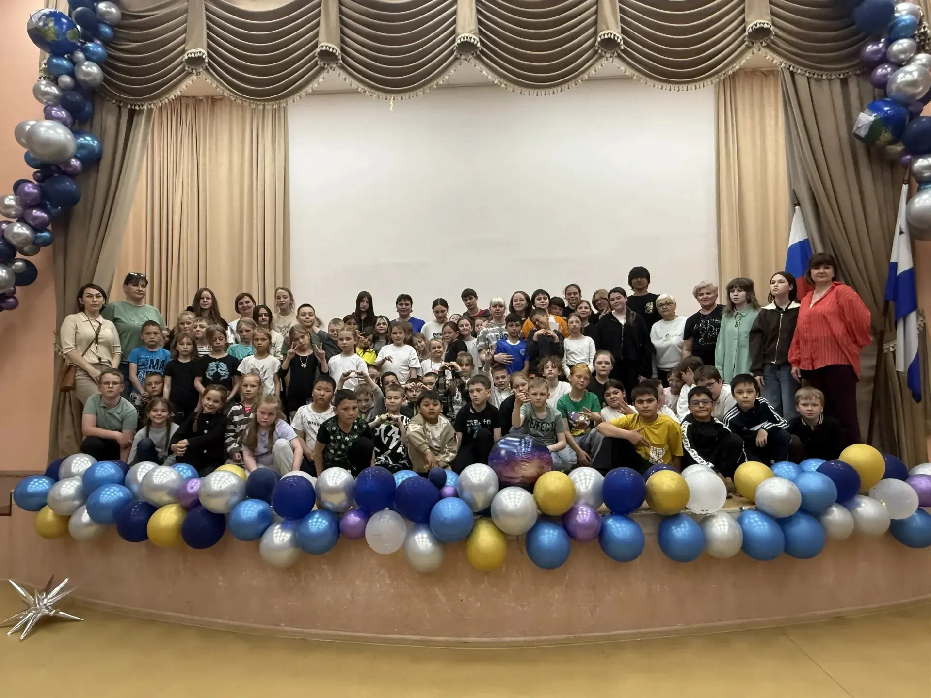 Какой лагерь без помощников? Конечно, это вожатые, которые делают наше время в лагере незабываемым! 