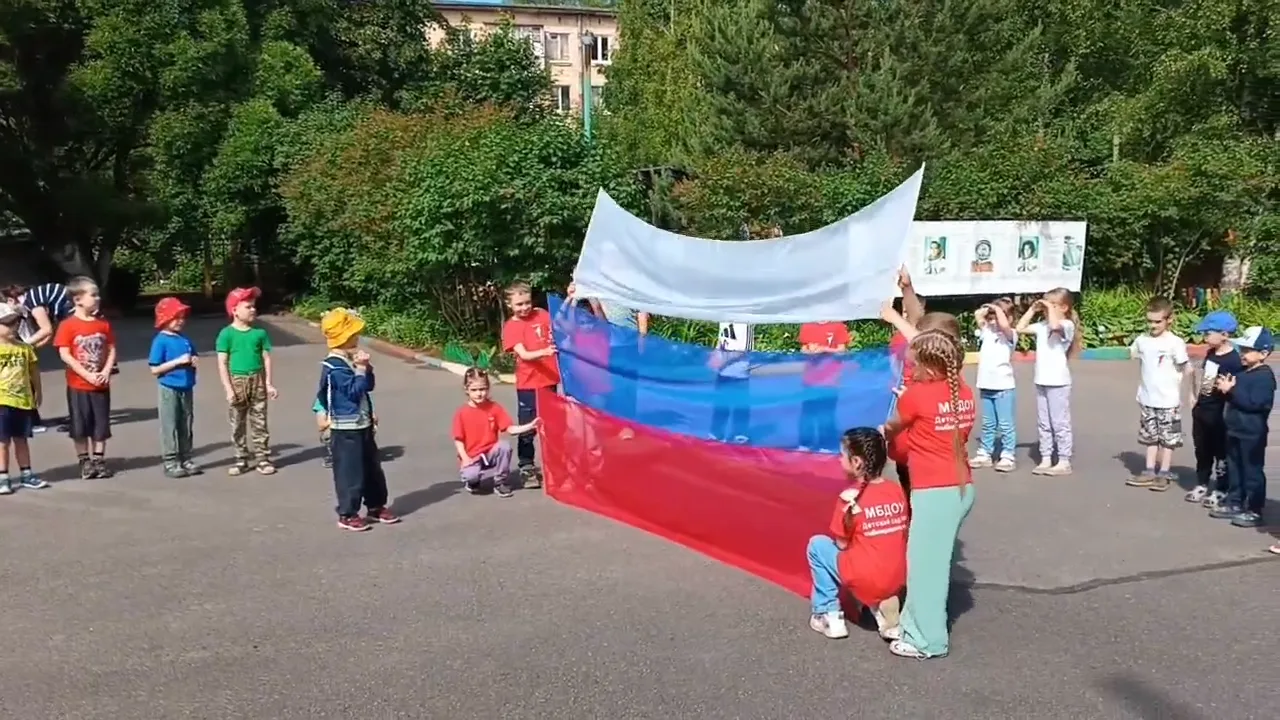 Сегодня, 12 июня, — День России, день рождения нашей страны.

Накануне праздника к нашим воспитанник