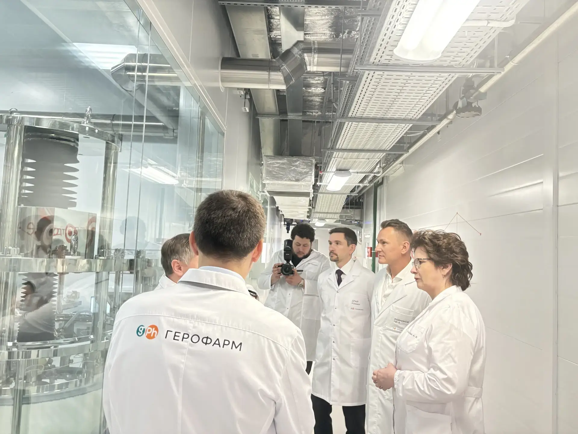 Руководитель Росздравнадзора лично ознакомилась с организацией производства в фармацевтических компа