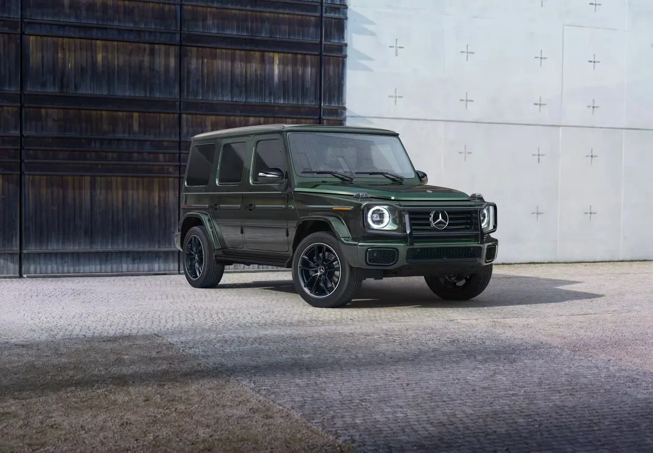 Mercedes-Benz продала все свои автосалоны в Берлине.  Речь идет о семи крупных центрах с общей числе