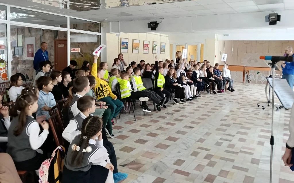 🚦 14 марта в «Школе светофорных наук» прошёл городской конкурс «Светофорный турнир» среди обучающихс