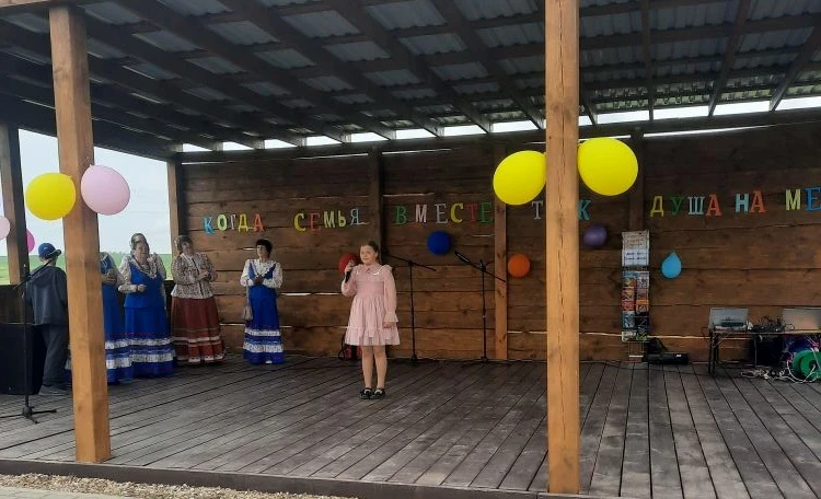 👨‍👩‍👦‍👦 Семья – начало всех начал: в хуторе Самбуров отметили Международный день семьи  ✅ «Вся семья