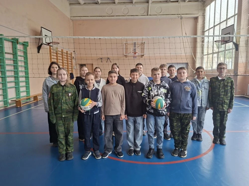 📚 «Здоровое поколение — надежная защита Родины»: в Синьковской СОШ №1 прошла подготовка к военно-спо