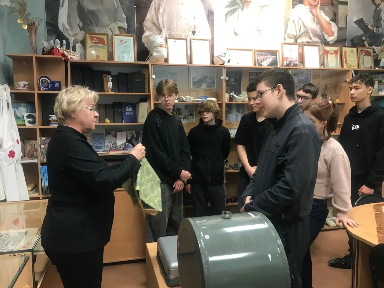 🫂 Первая помощь — не страшно, а важно: в гостях у МК УрГУПС ребята из трудового отряда ДЮЦ «Юность»