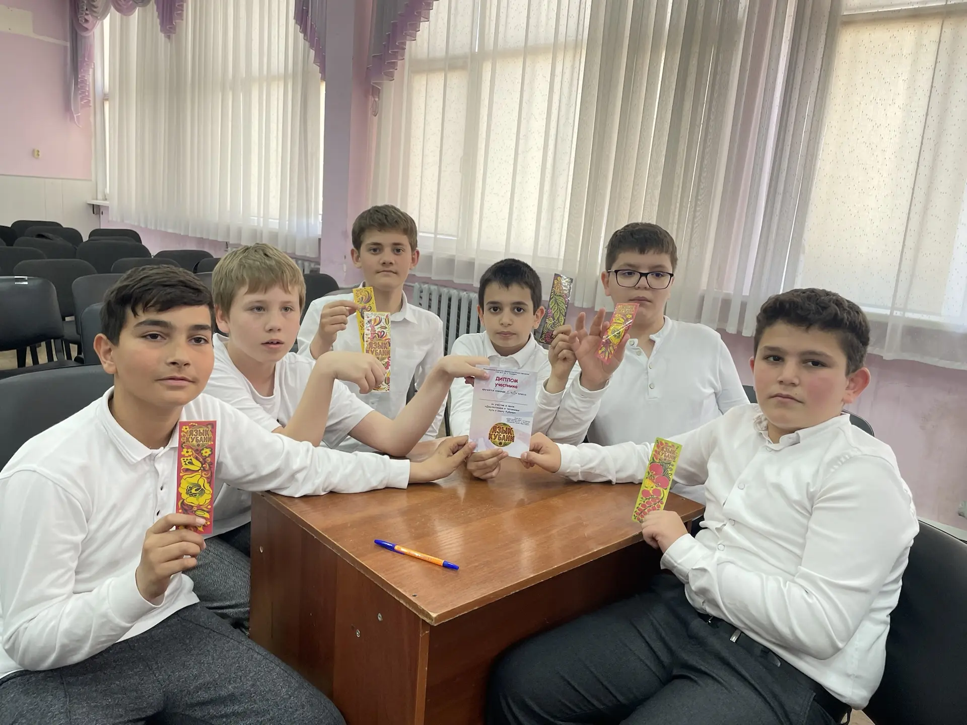 12 мая пятиклассники приняли участие в увлекательном квизе «Диалектизмы и топонимы: путь к языку Куб