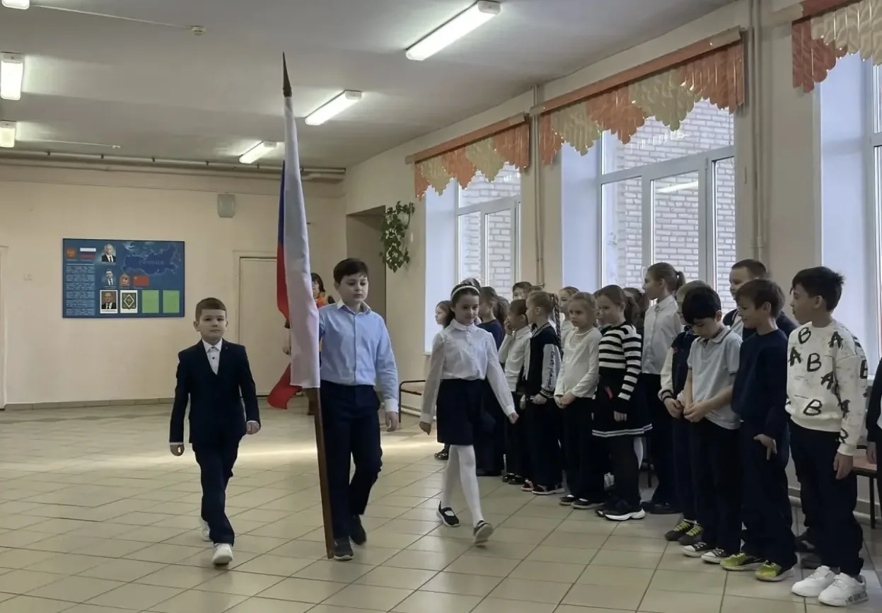 🇷🇺 РАЗГОВОРЫ О ВАЖНОМ 🇷🇺  В нашей школе прошло очередное занятие из цикла «Разговоры о важном». Учен