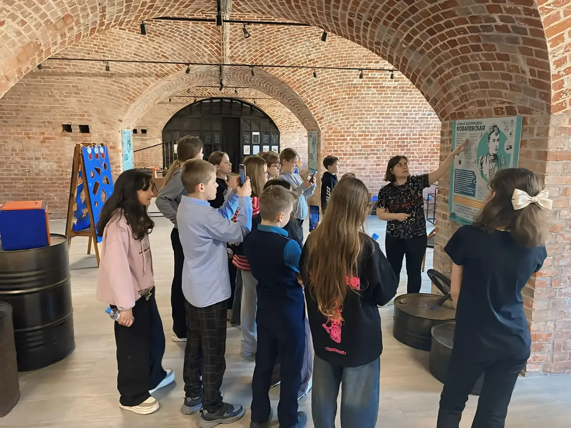 В рамках выполнения проектных задач, приуроченных к 80‑летию Калининградской области, обучающиеся 1 