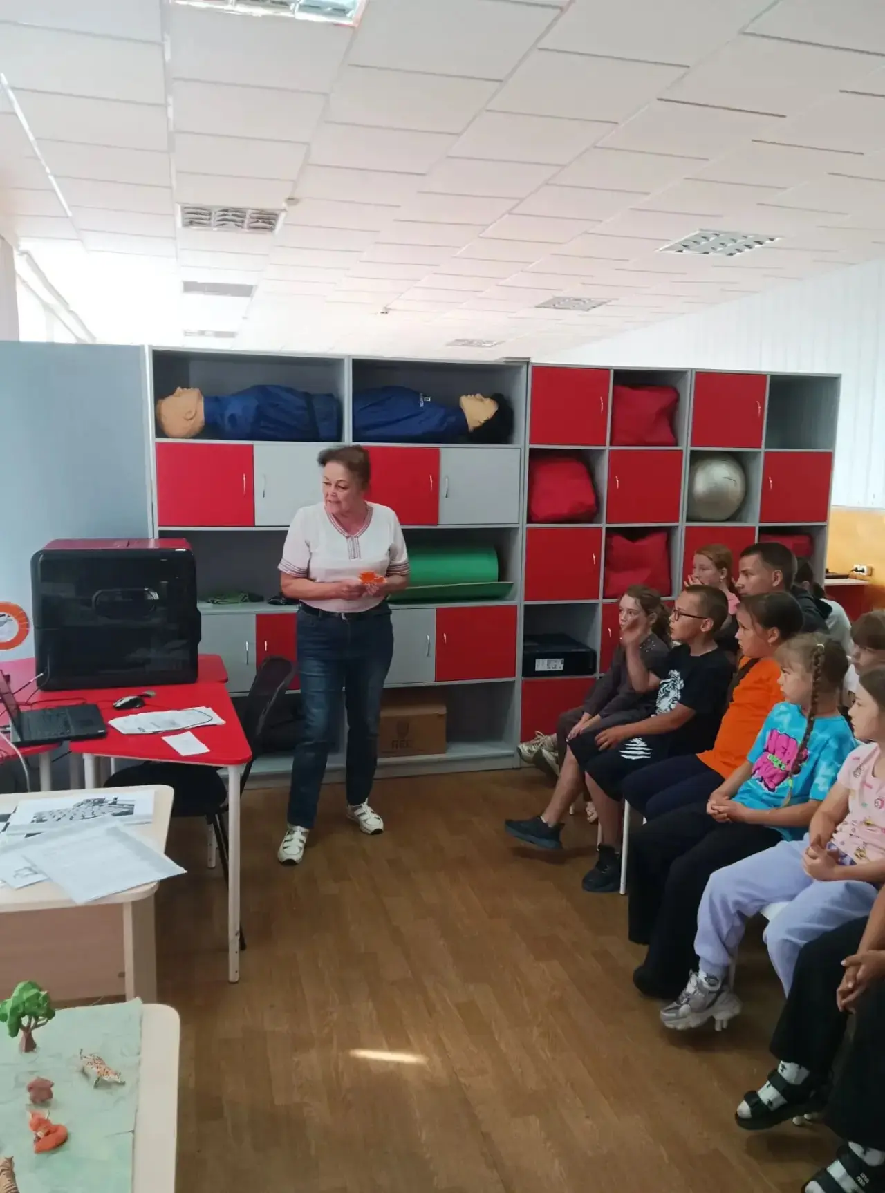 🚀 Путешествие в мир будущего: наш лагерь осваивает 3D-печать!!

Сегодня в нашем пришкольном лагере 