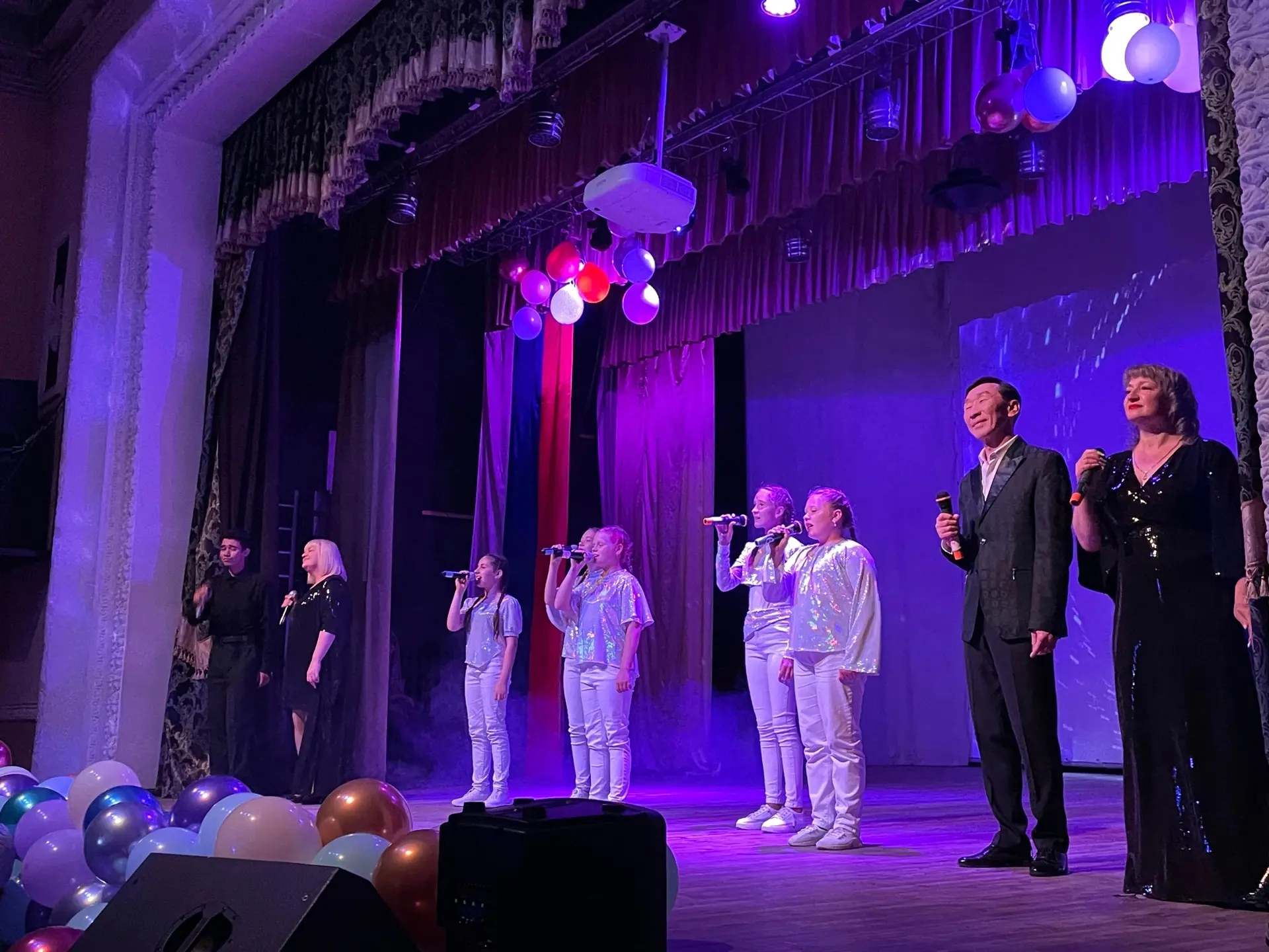 19 июня в Доме культуры «Русь» состоялось торжественное мероприятие, приуроченное к профессиональном