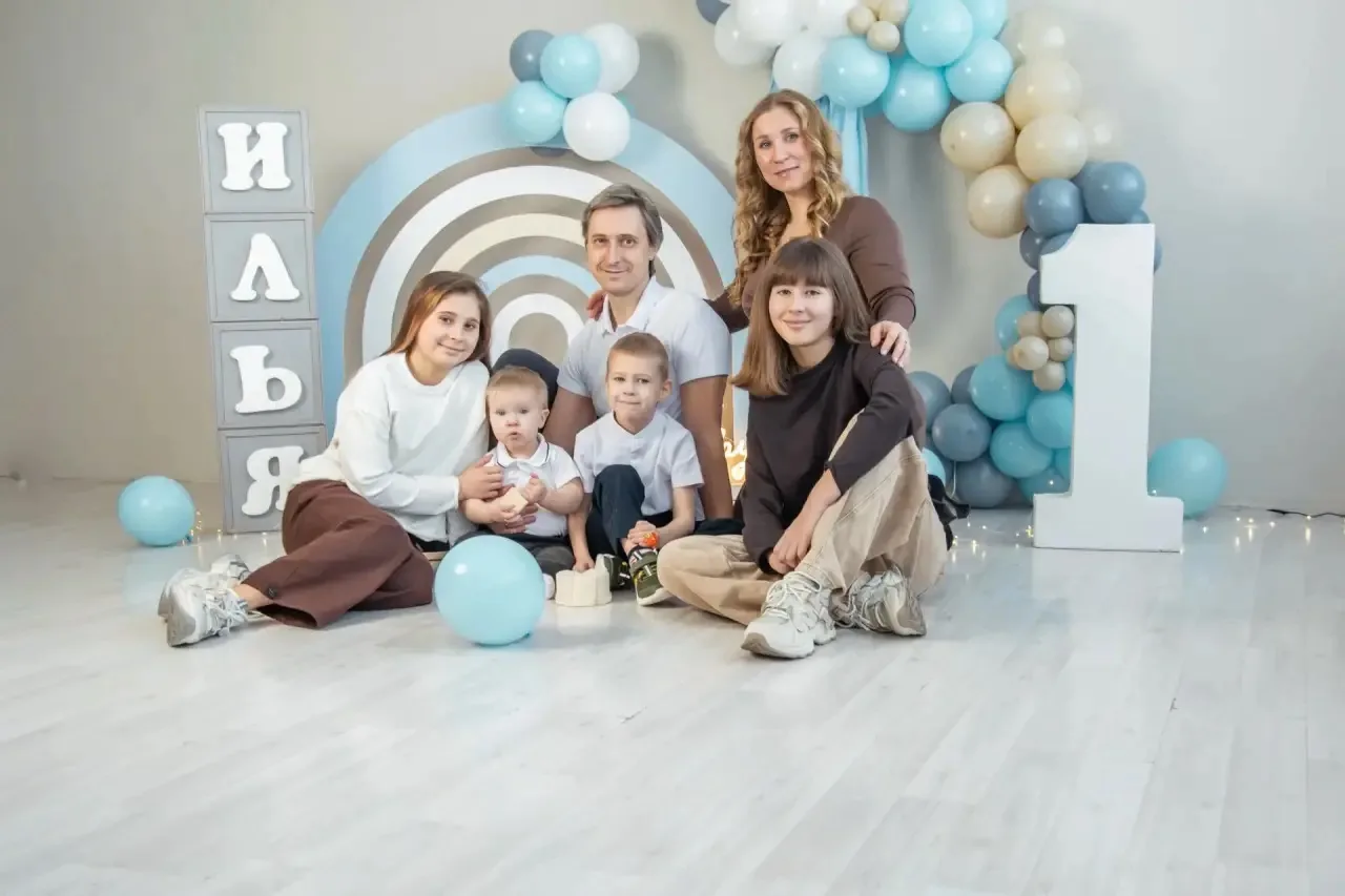 Два сыночка и две лапочки дочки — такая детская арифметика сложилась в семье Федотовых....