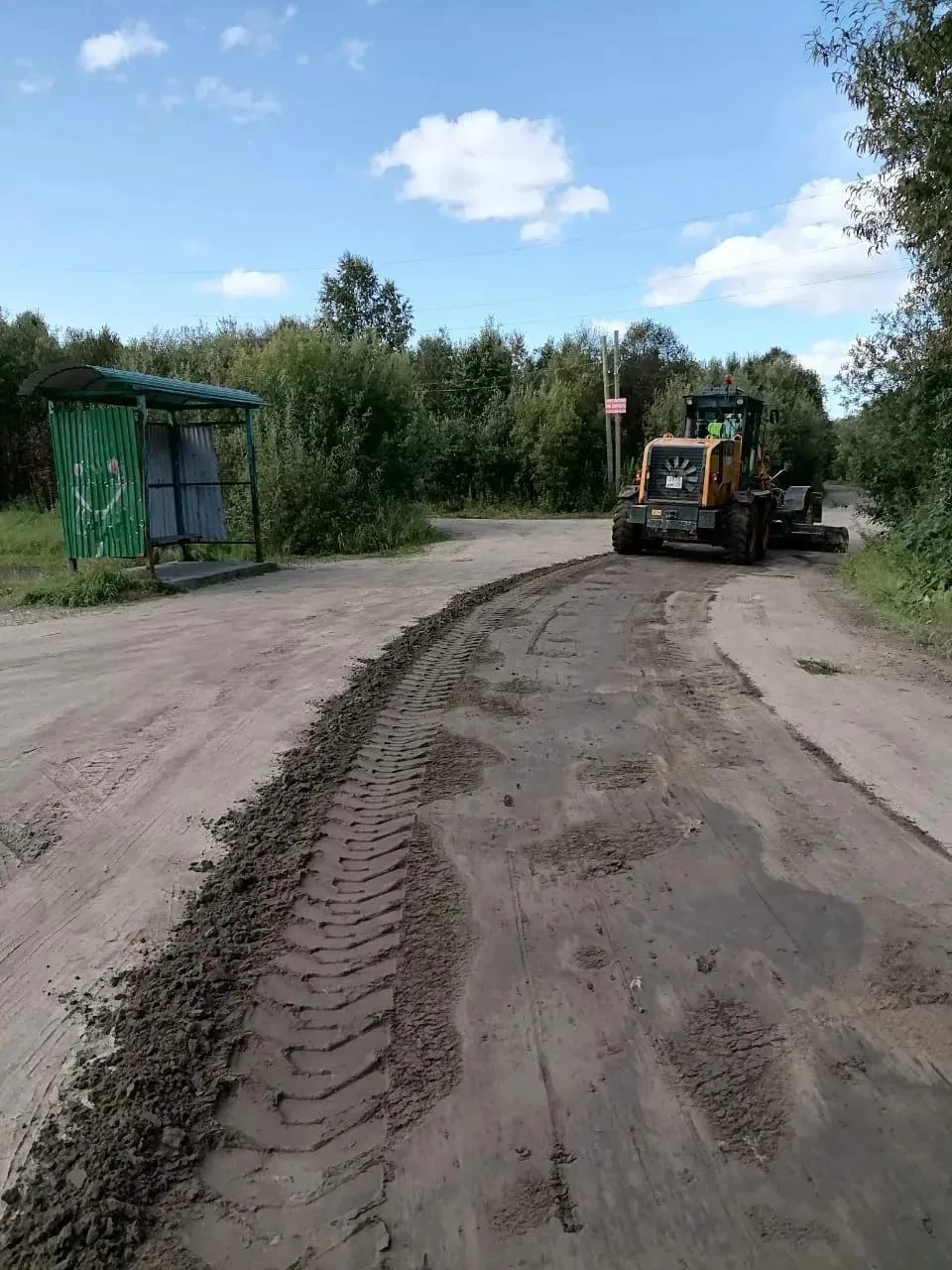 ❗️АО "Мезенское дорожное управление" выполняет работы по летнему содержанию улично-доро...