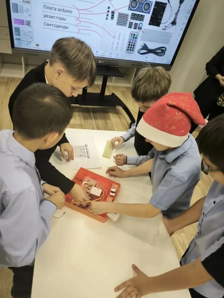 📍Наши ученики успешно завершили обучение в  Кванториуме!  🎓 Сегодня завершился увлекательный путь на