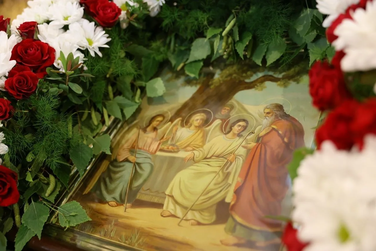 С Днем Святой Троицы! Добра, мира и любви❤️