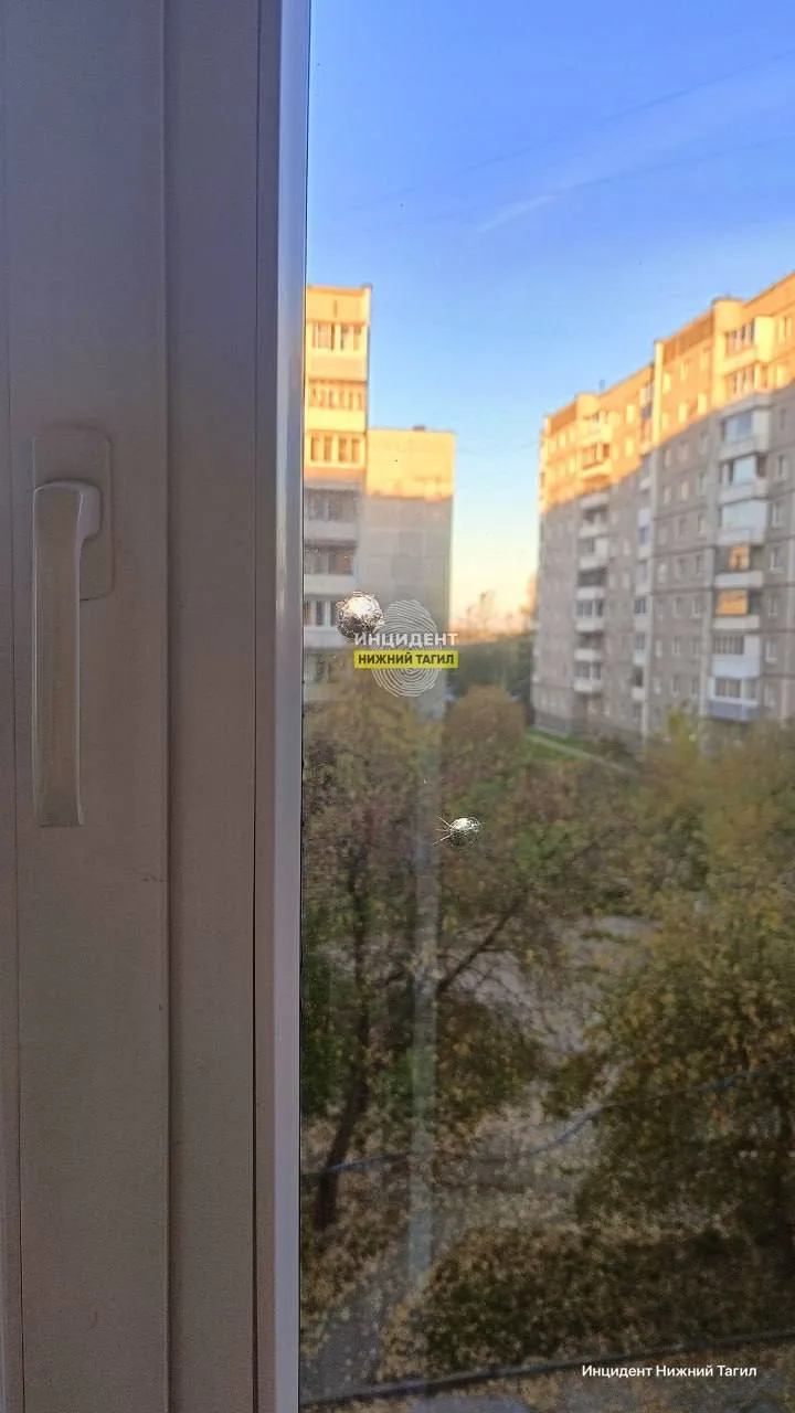 ❗️❗️❗️ Неизвестный обстрелял окна жилого дома в Нижнем Тагиле