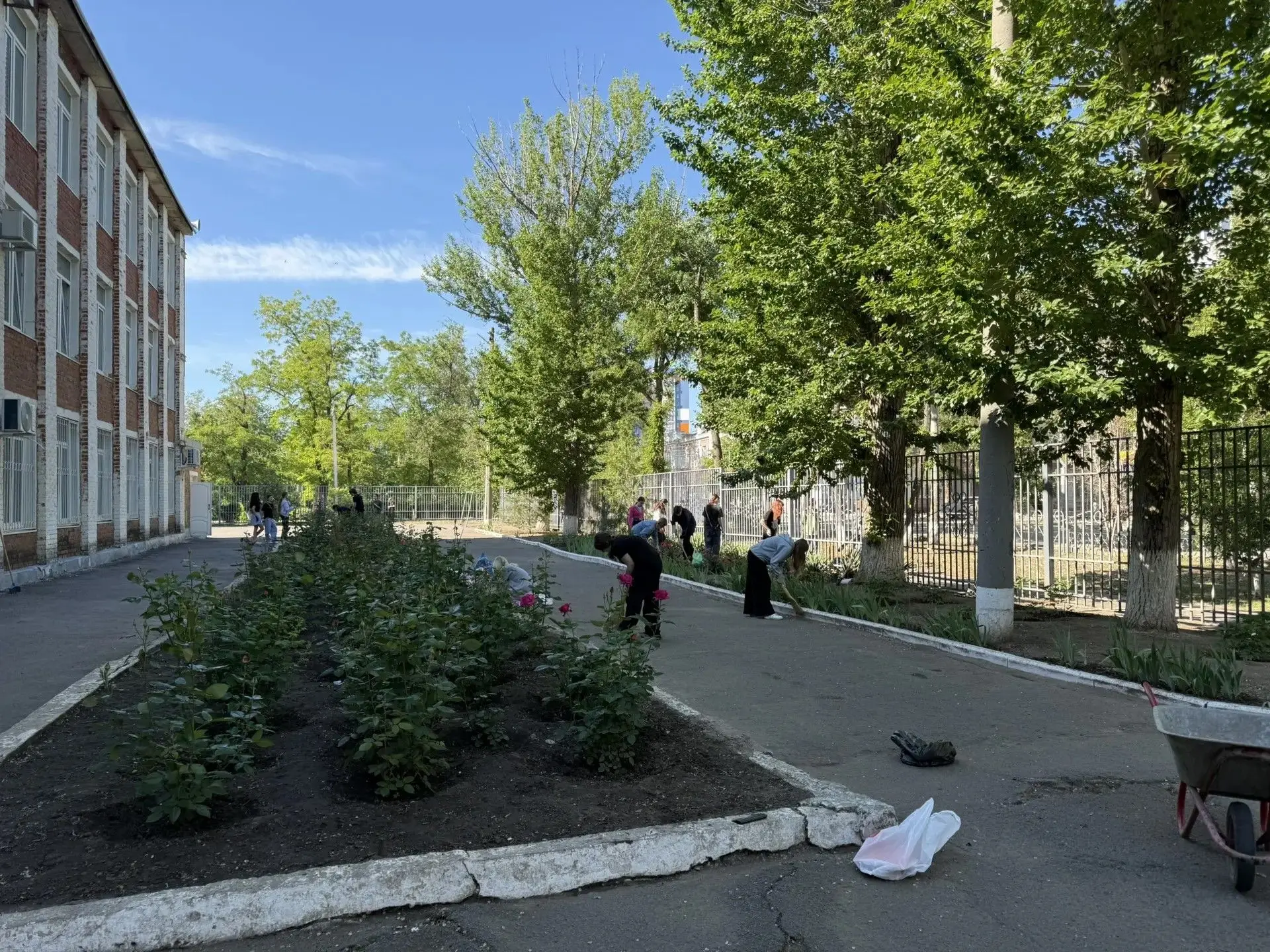 ☀️ Лето, солнце, работа с душой! ☀️Стартовала летняя трудовая акция «Уют» — и мы зовем тебя присоеди