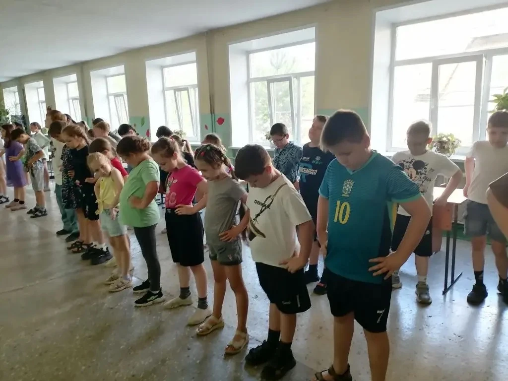Новости с пришкольного лагеря - 11.06. 
День в лагере начался с утренней зарядки, которая помогла вс