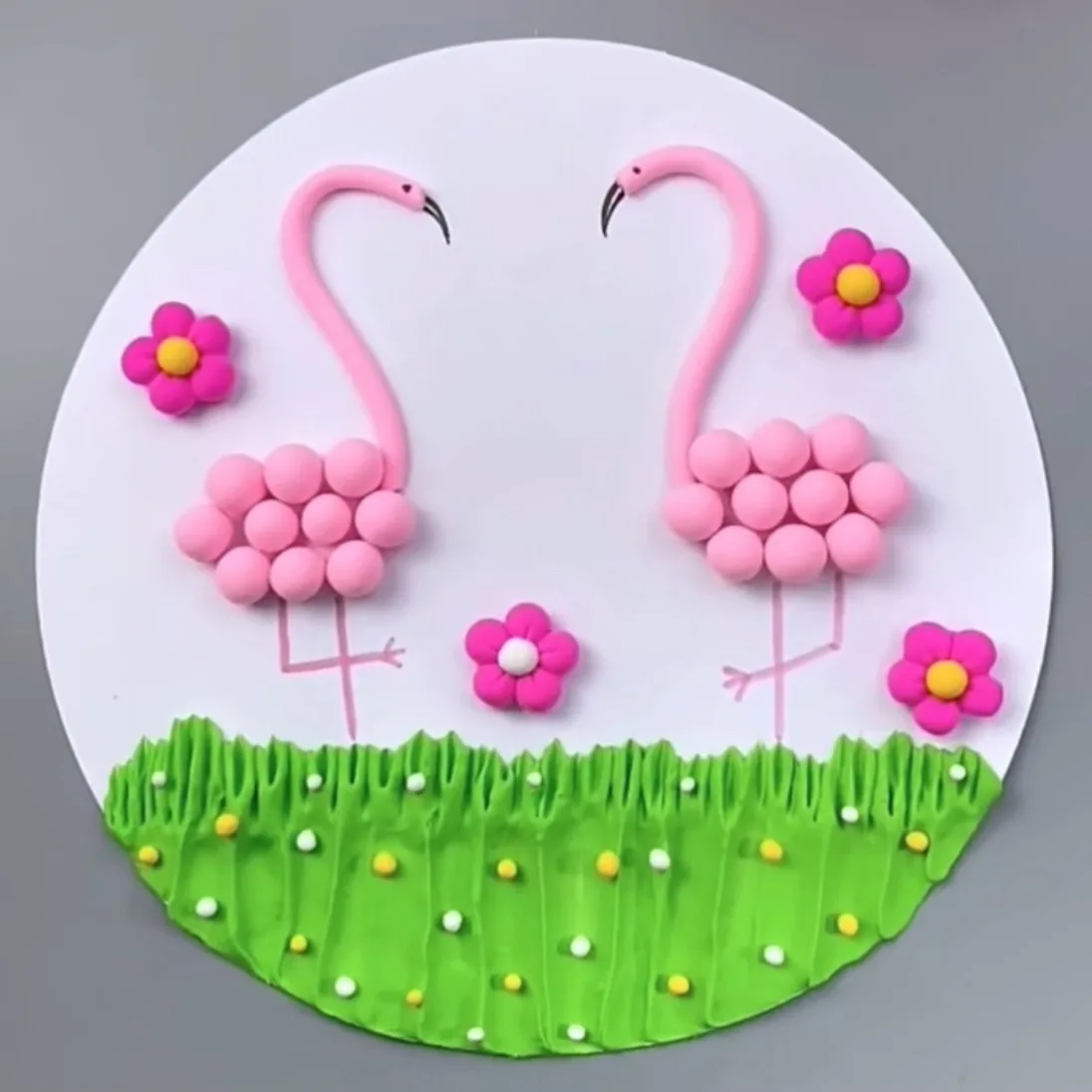 Приглашаем малышей на волшебный мастер-класс! 🤩

🌸 Создадим ярких фламинго и цветущие поляны из во