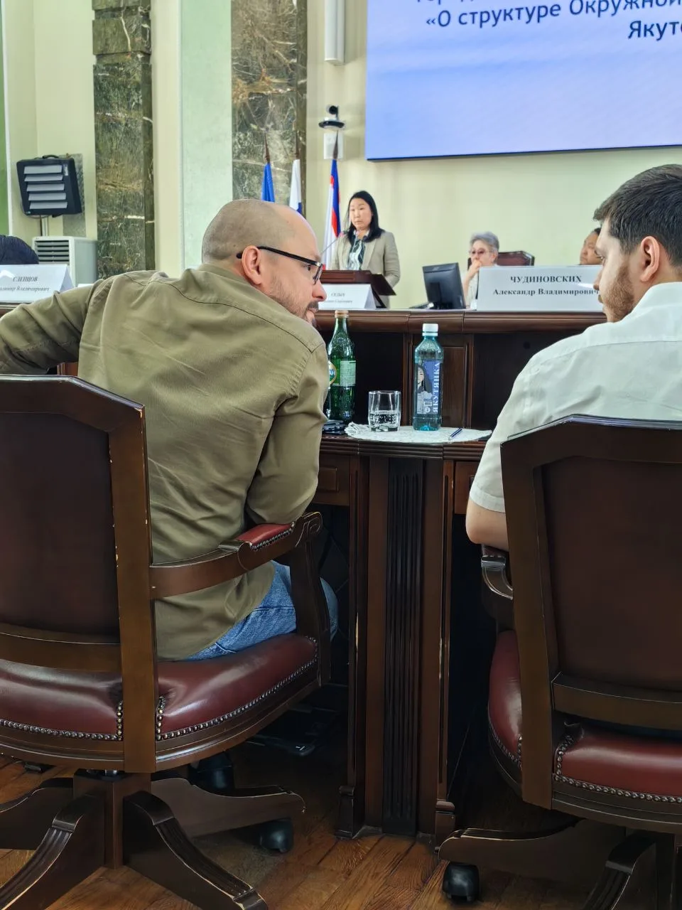 Депутат Якутской гордумы Кирилл Соболев предпочитает бесплатной воде минералку