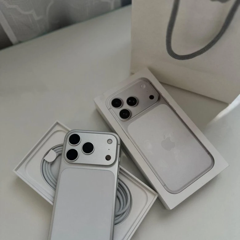 Продам iPhone 17 Pro Max, АКБ 100, 70 циклов, б/у, Макеевка, 100тыс