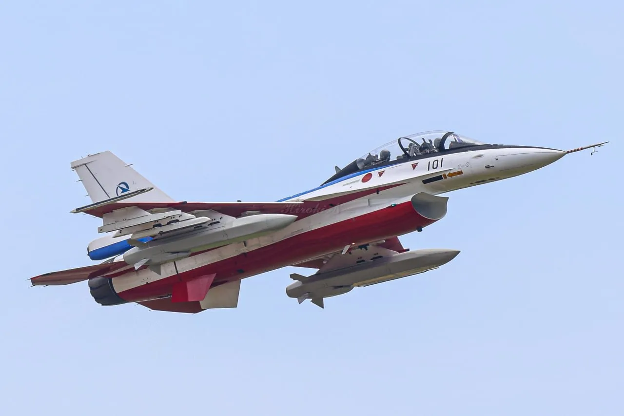 Японский F-2 попал в объективы споттеров с вероятно прототипами авиационной версии новой противокора