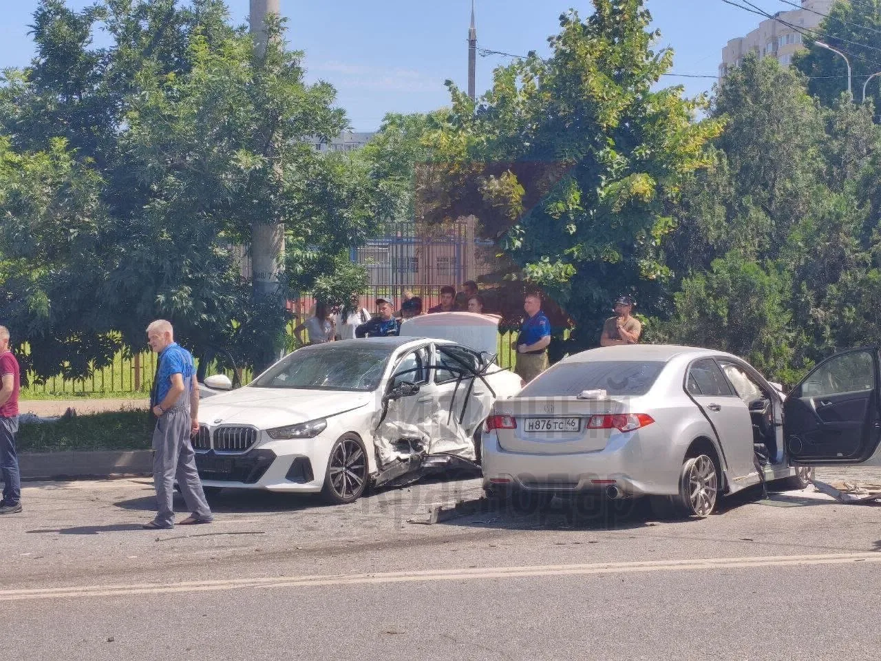 Четыре человека пострадали в жёстком ДТП в ЮМР

Авария произошла сегодня на улице 70-летия Октября, 