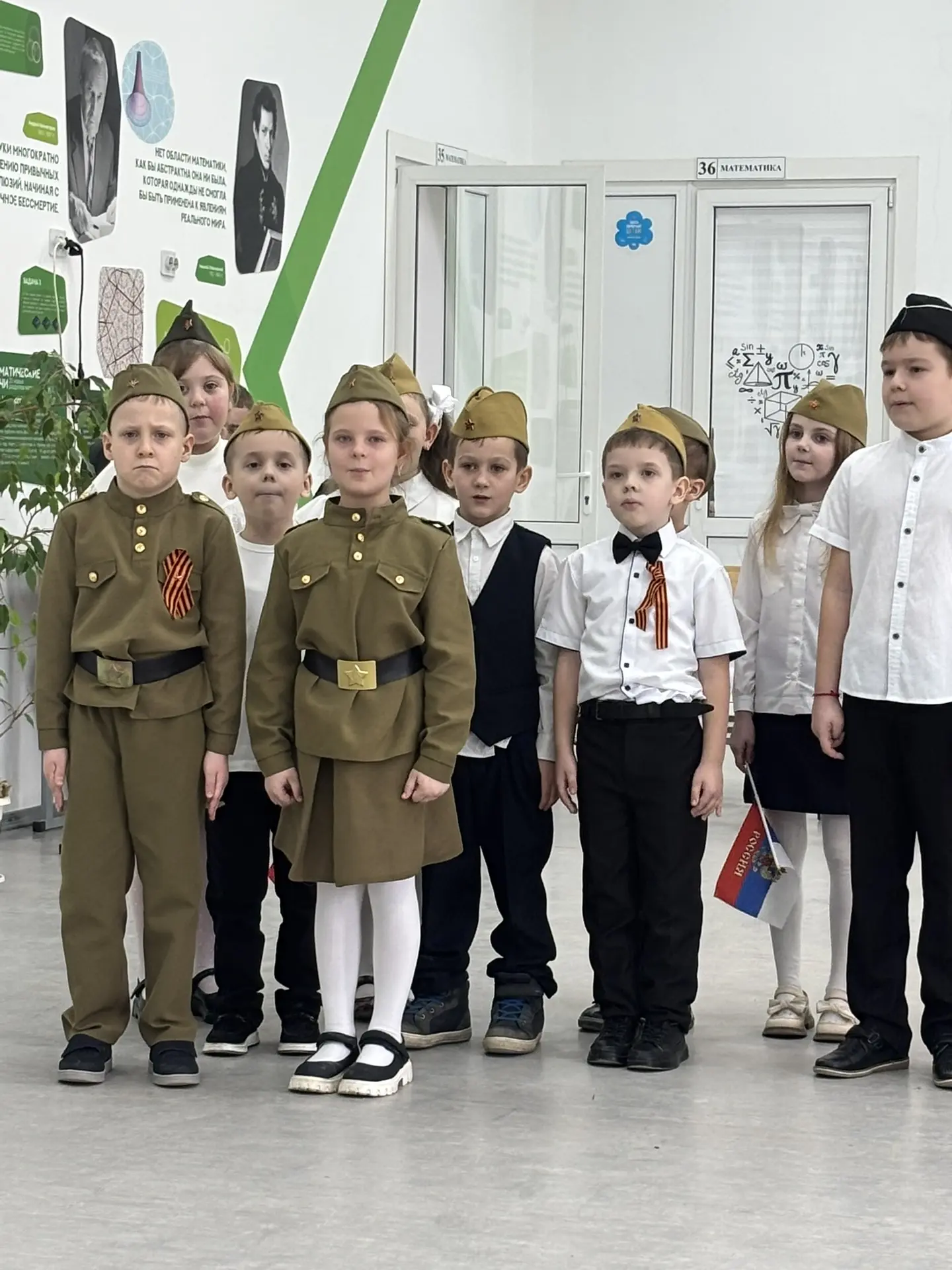 Продолжаем делиться фотографиями с конкурса инсценировки и исполнения военно-патриотической песни 🇷🇺