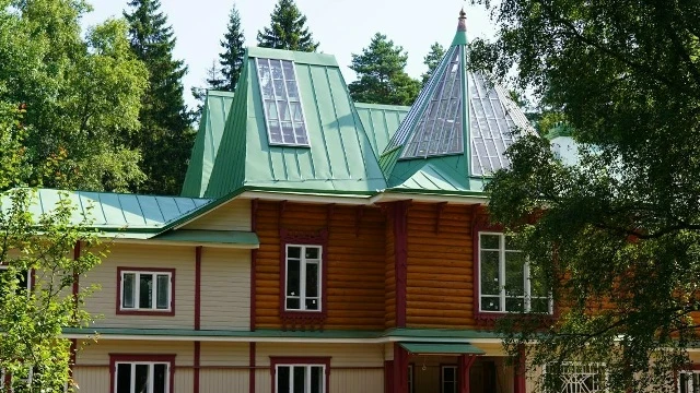 В соседнем Курортном районе, на Приморском шоссе, находится удивительно место - усадьба...