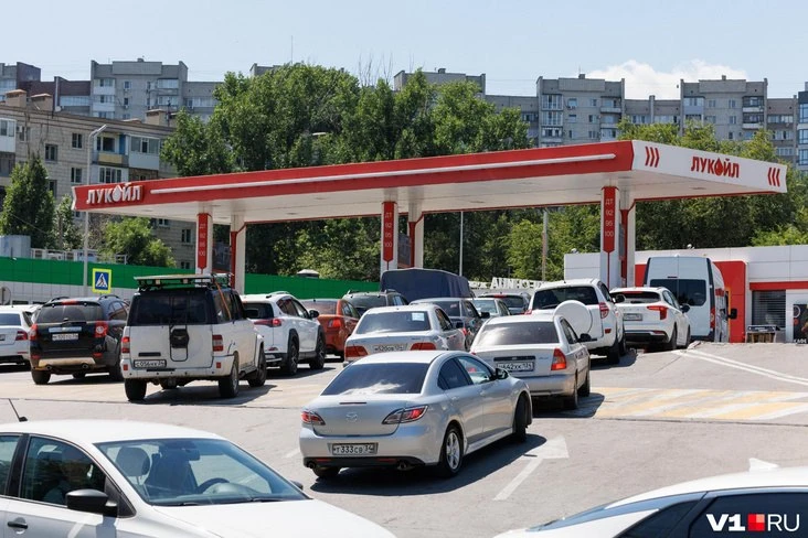 🗯 Власти раскрыли сколько осталось бензина на заправках Кузбасса.