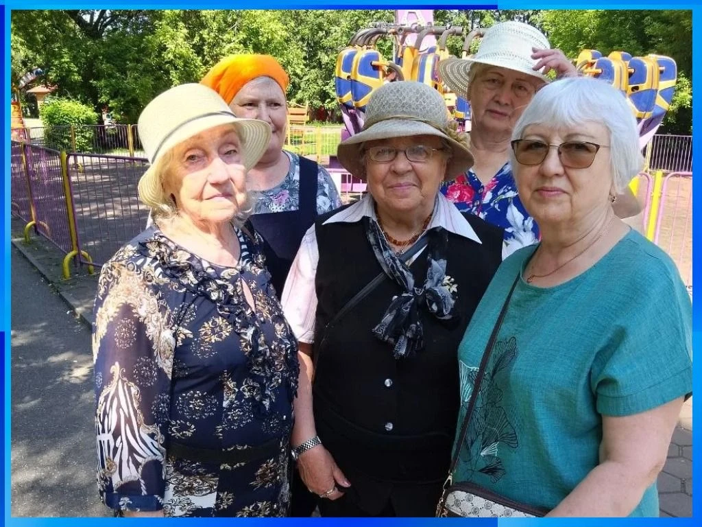 Прогулка в парк Гагарина 

В отделении дневного пребывания получатели социальных услуг уже ощутили л