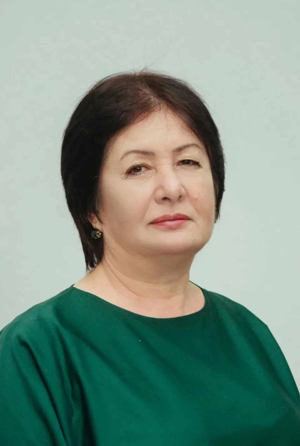 Наш коллектив поздравляет с Днем рождения прекрасную учительницу начальных классов, Зарему Исмаиловн