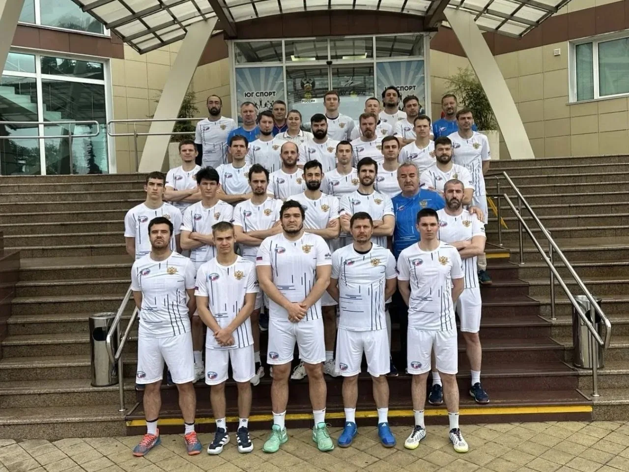 В эти дни на базе «Юг Спорт» свои сборы проводит мужская сборная России по гандболу спо...