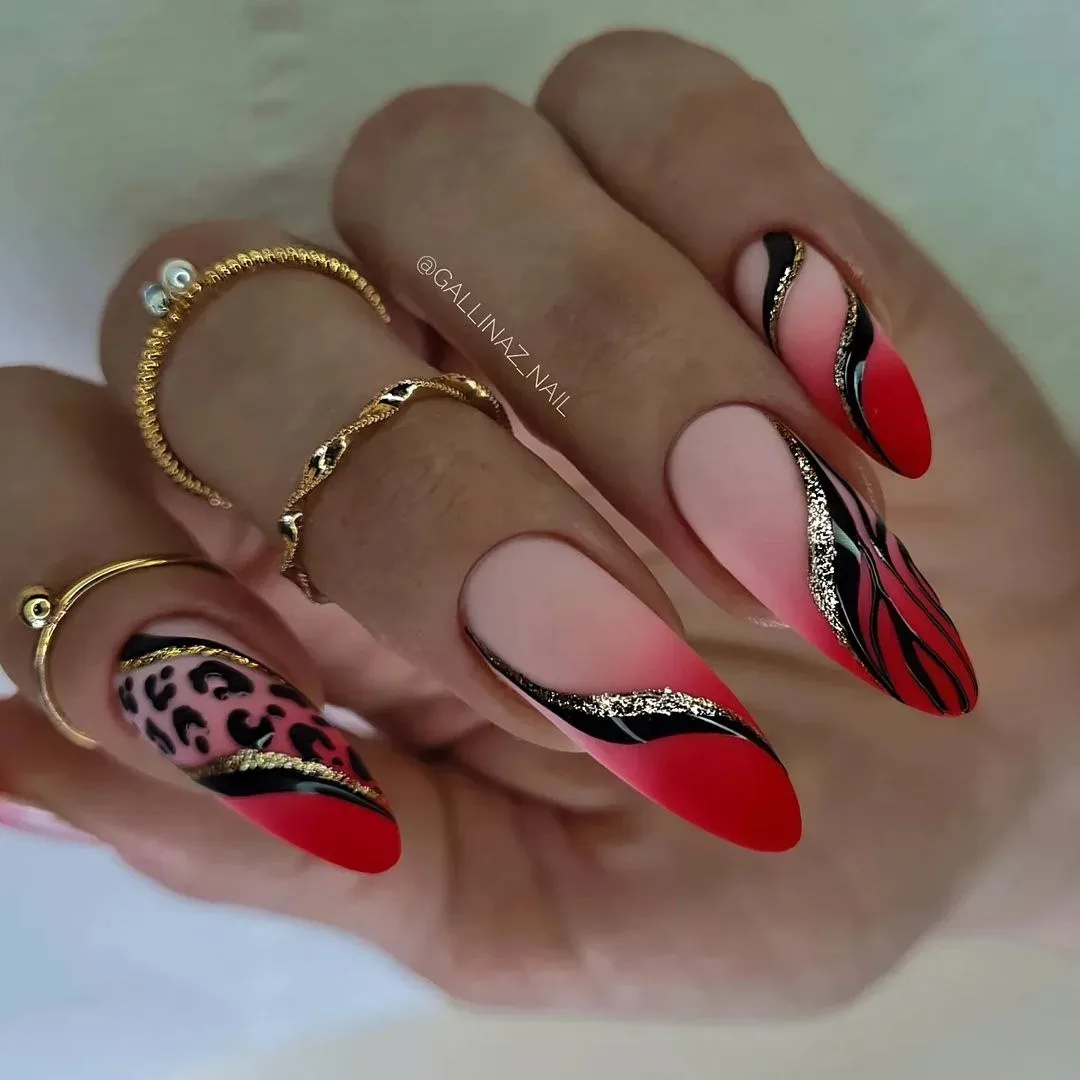 Богатый оттенок. 💰💅